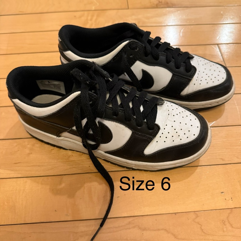 Nike Black and White Kids Low-Top Sneakers